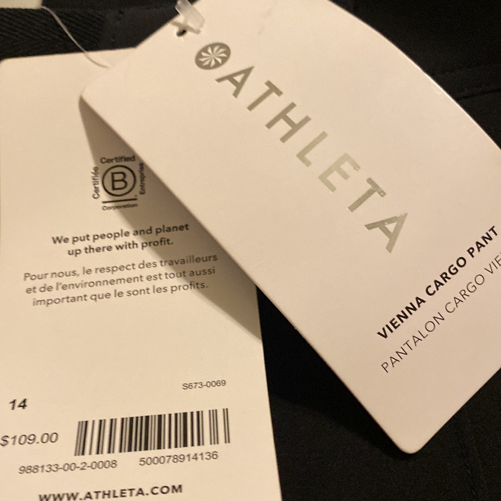 ATHLETA VIENNA CARGO PANT // Black - Picture 13 of 16